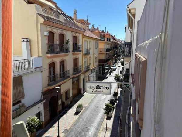 ABOAFP38_992_V0_B15A.jpg